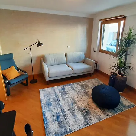Spacious Well Equipped Location Garage 4 Pessoas Apartman
