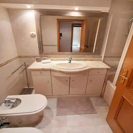 Spacious Well Equipped Location Garage 4 Pessoas Apartman *